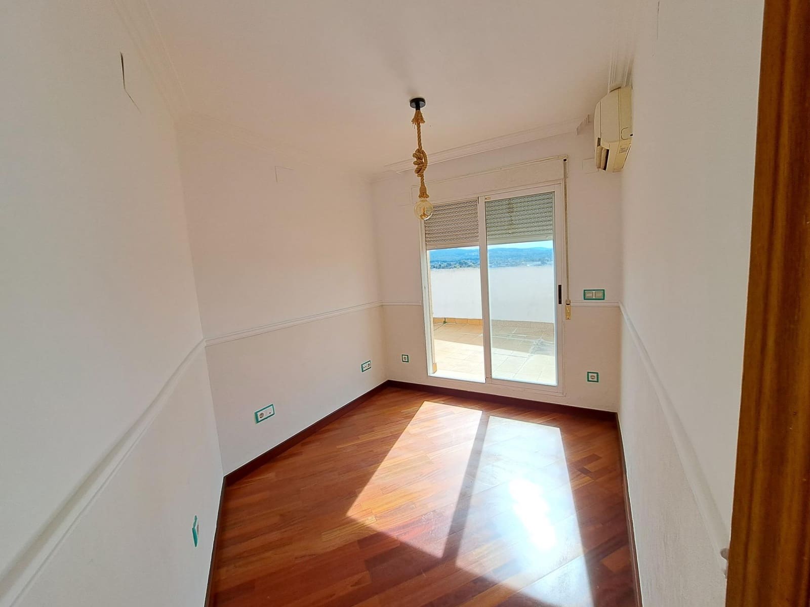 Penthouse de 3 chambres à louer à Alzira avec garage - 1 200 € (Ref: 9431262)