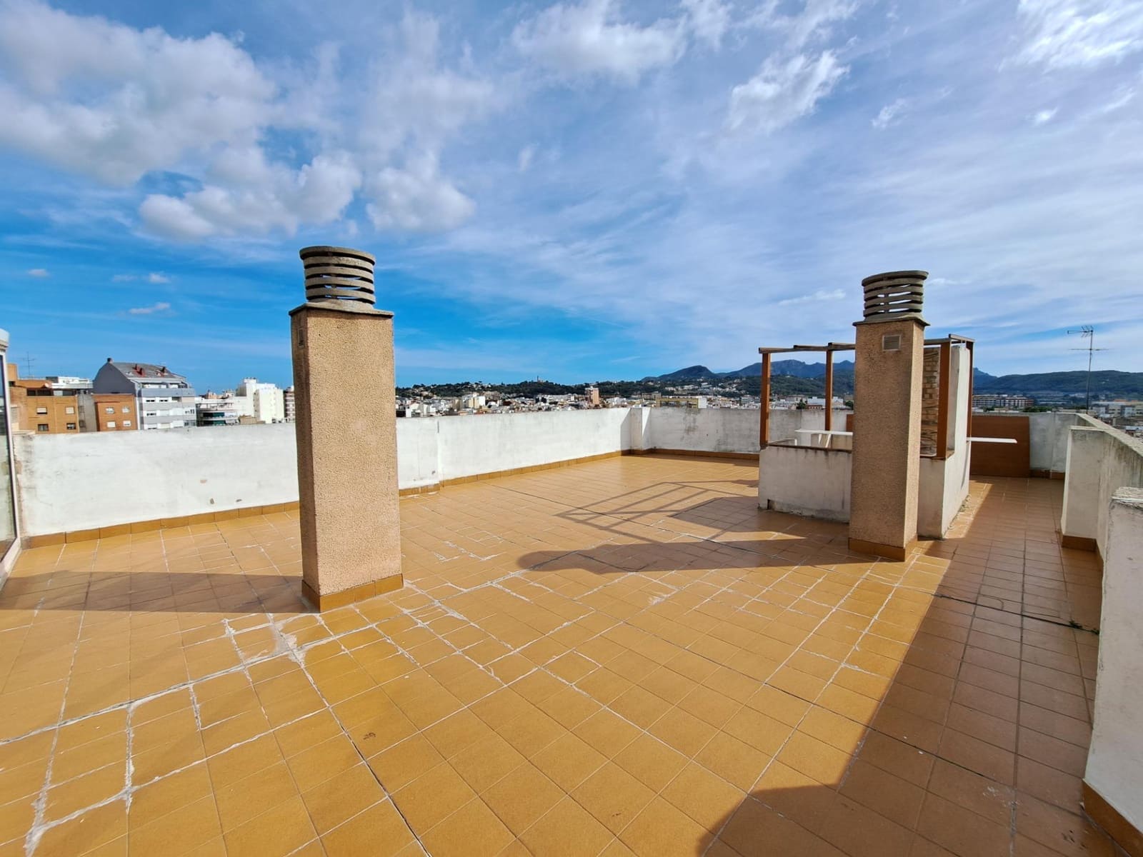 Penthouse de 3 chambres à louer à Alzira avec garage - 1 200 € (Ref: 9431262)