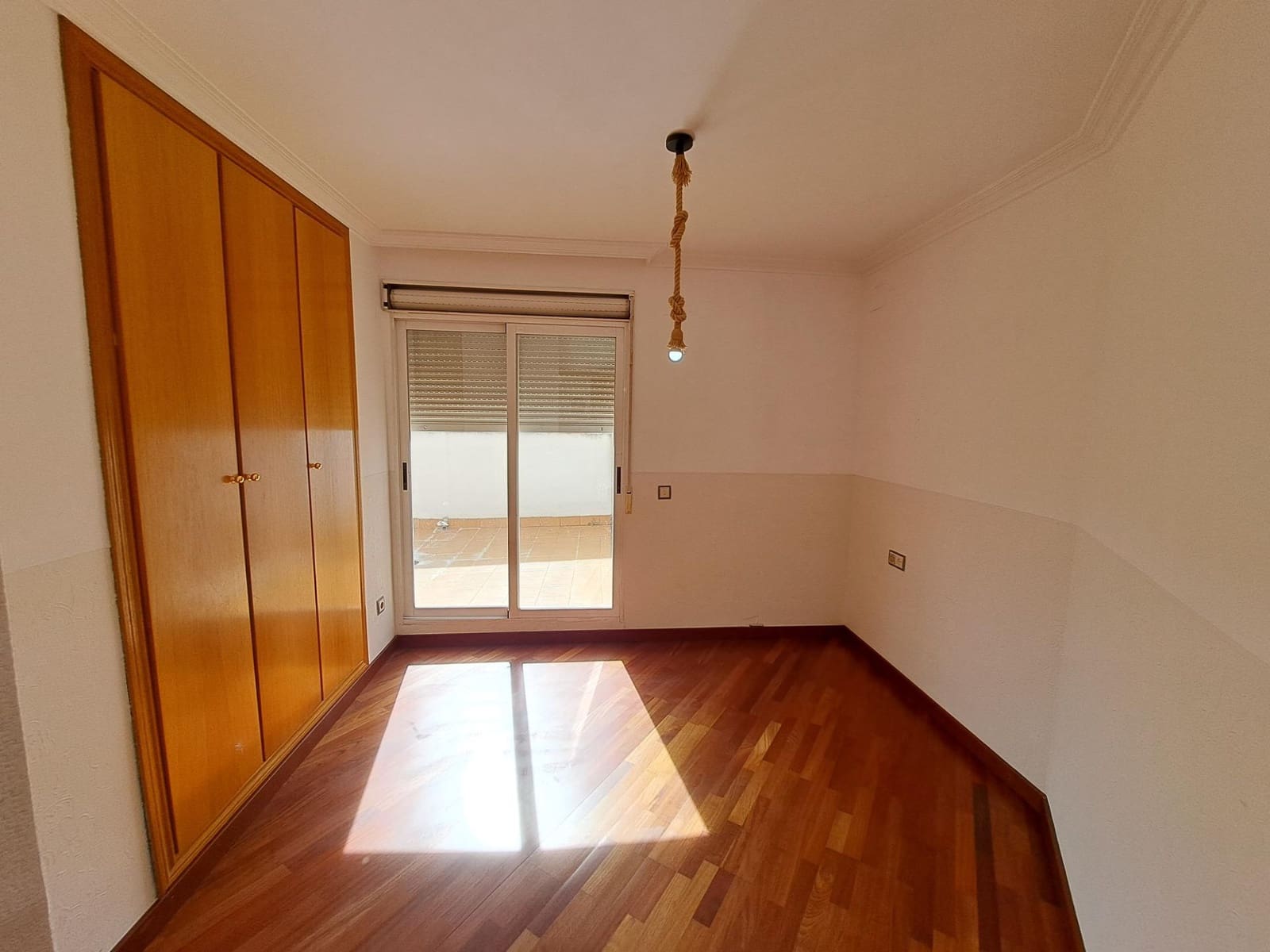 Penthouse de 3 chambres à louer à Alzira avec garage - 1 200 € (Ref: 9431262)