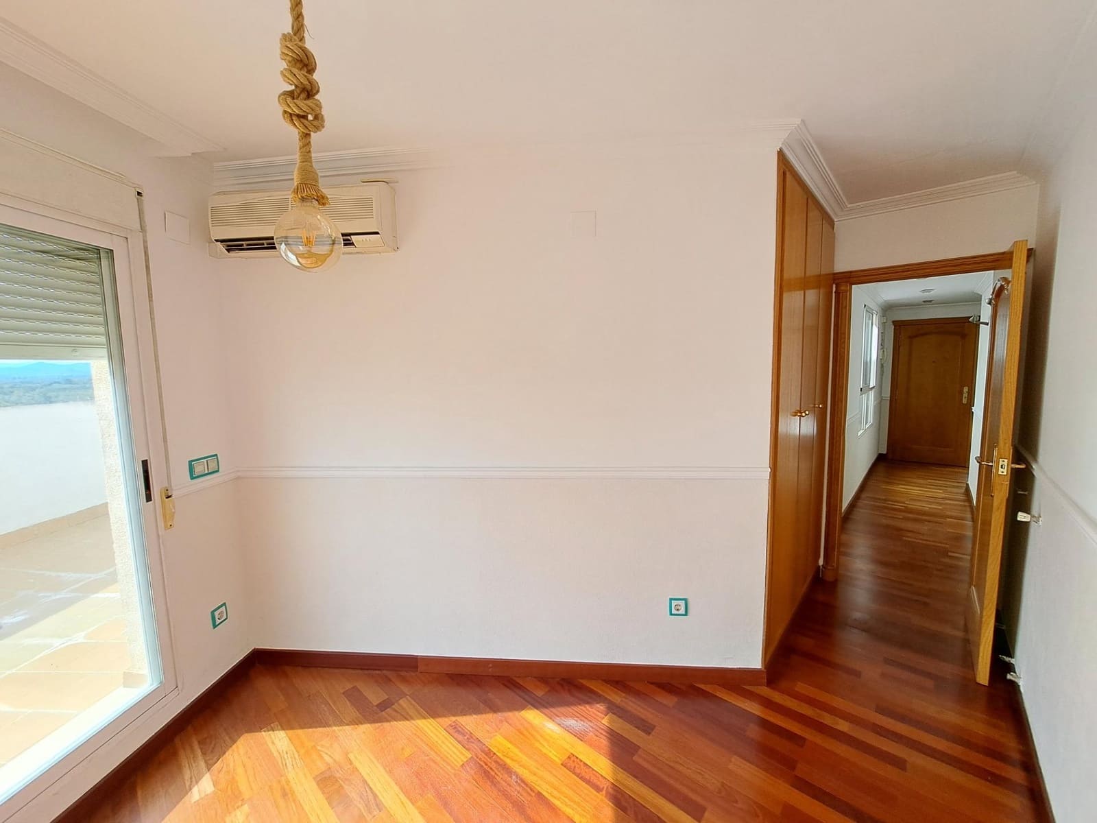 Penthouse de 3 chambres à louer à Alzira avec garage - 1 200 € (Ref: 9431262)