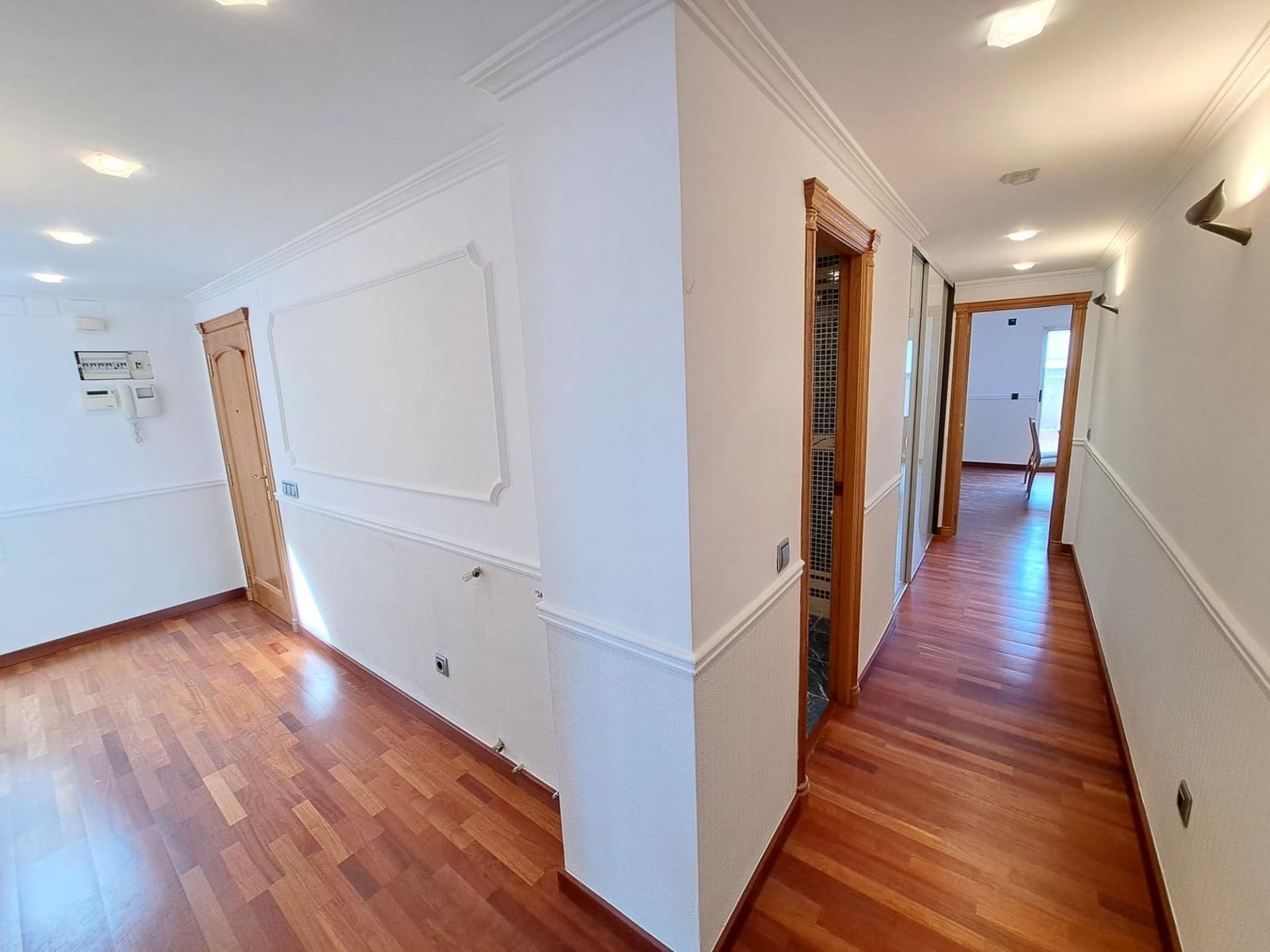 Penthouse de 3 chambres à louer à Alzira avec garage - 1 200 € (Ref: 9431262)