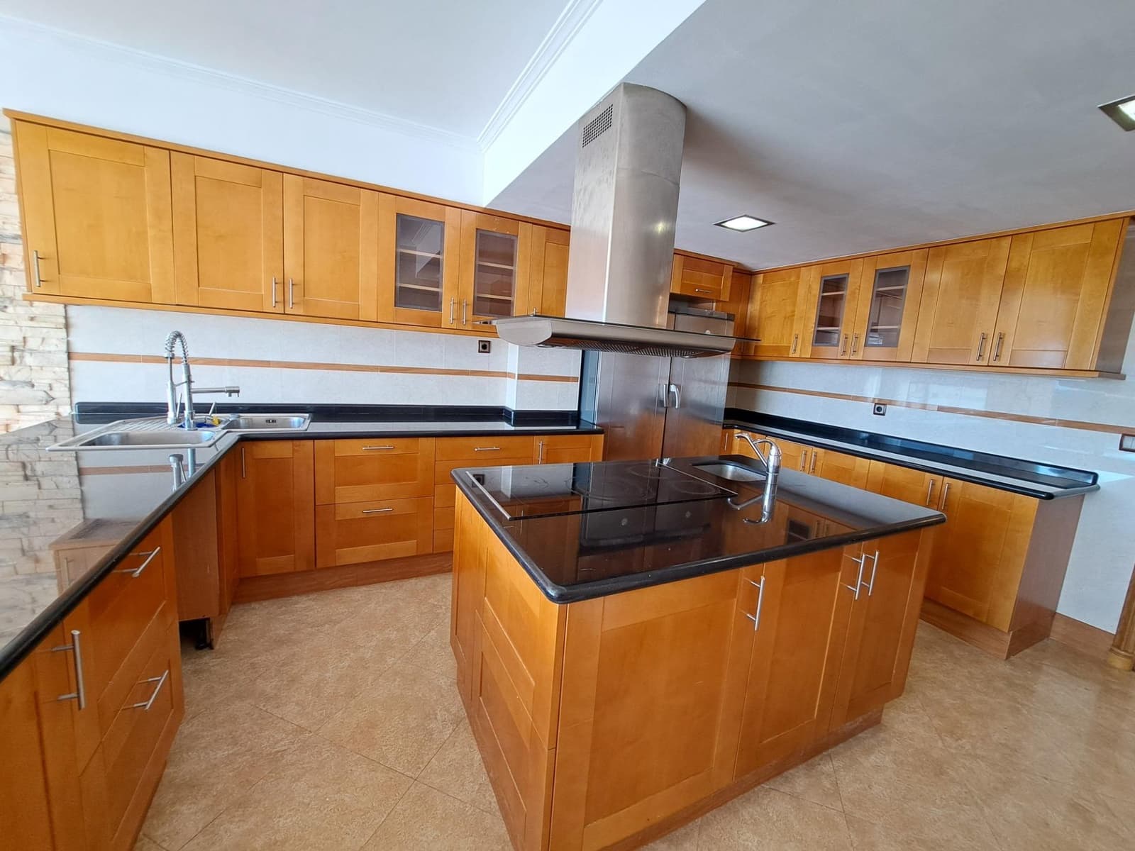 Penthouse de 3 chambres à louer à Alzira avec garage - 1 200 € (Ref: 9431262)