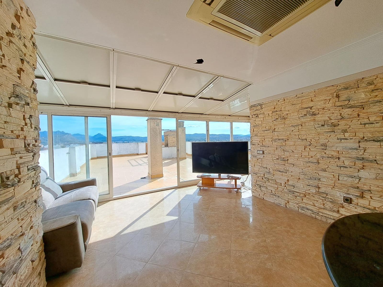 Penthouse de 3 chambres à louer à Alzira avec garage - 1 200 € (Ref: 9431262)