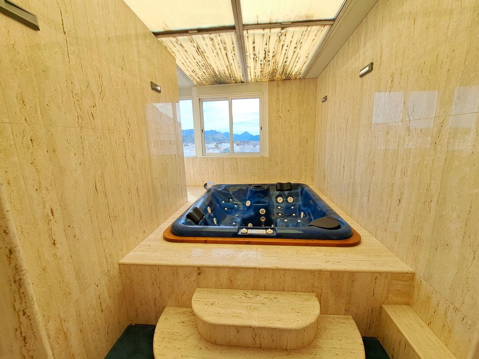 Penthouse de 3 chambres à louer à Alzira avec garage - 1 200 € (Ref: 9431262)