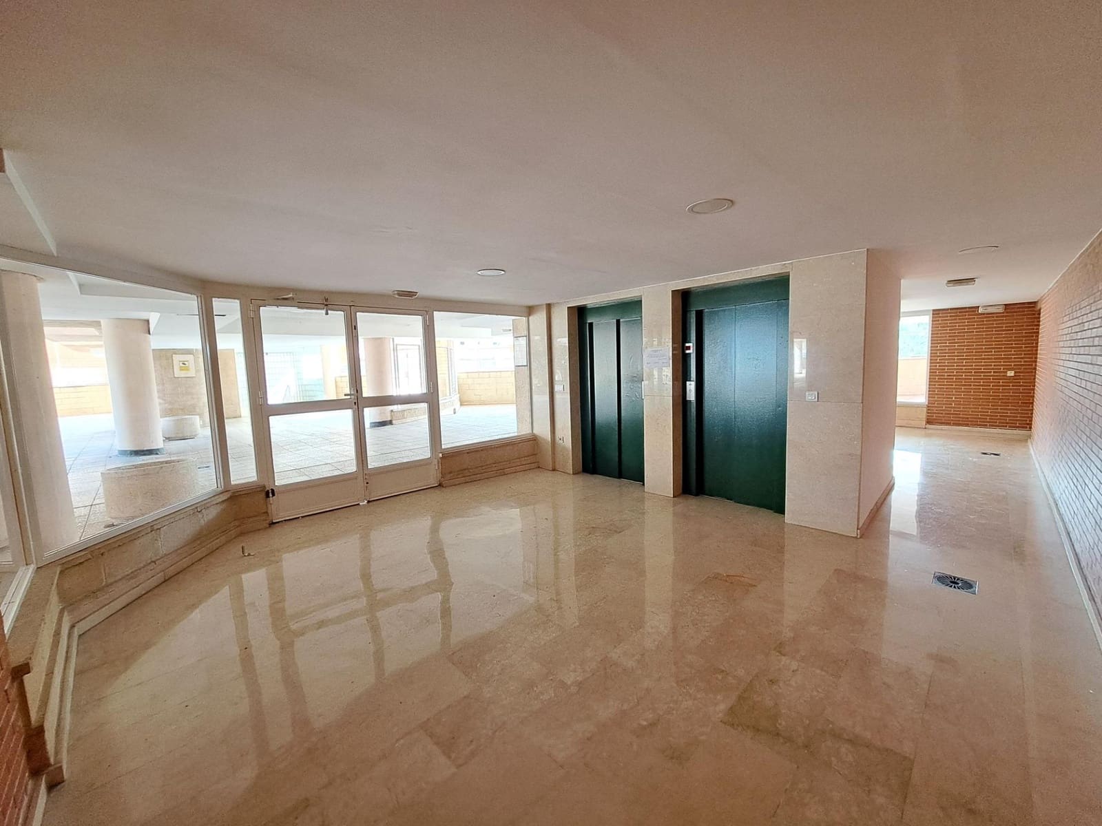 Penthouse de 3 chambres à louer à Alzira avec garage - 1 200 € (Ref: 9431262)