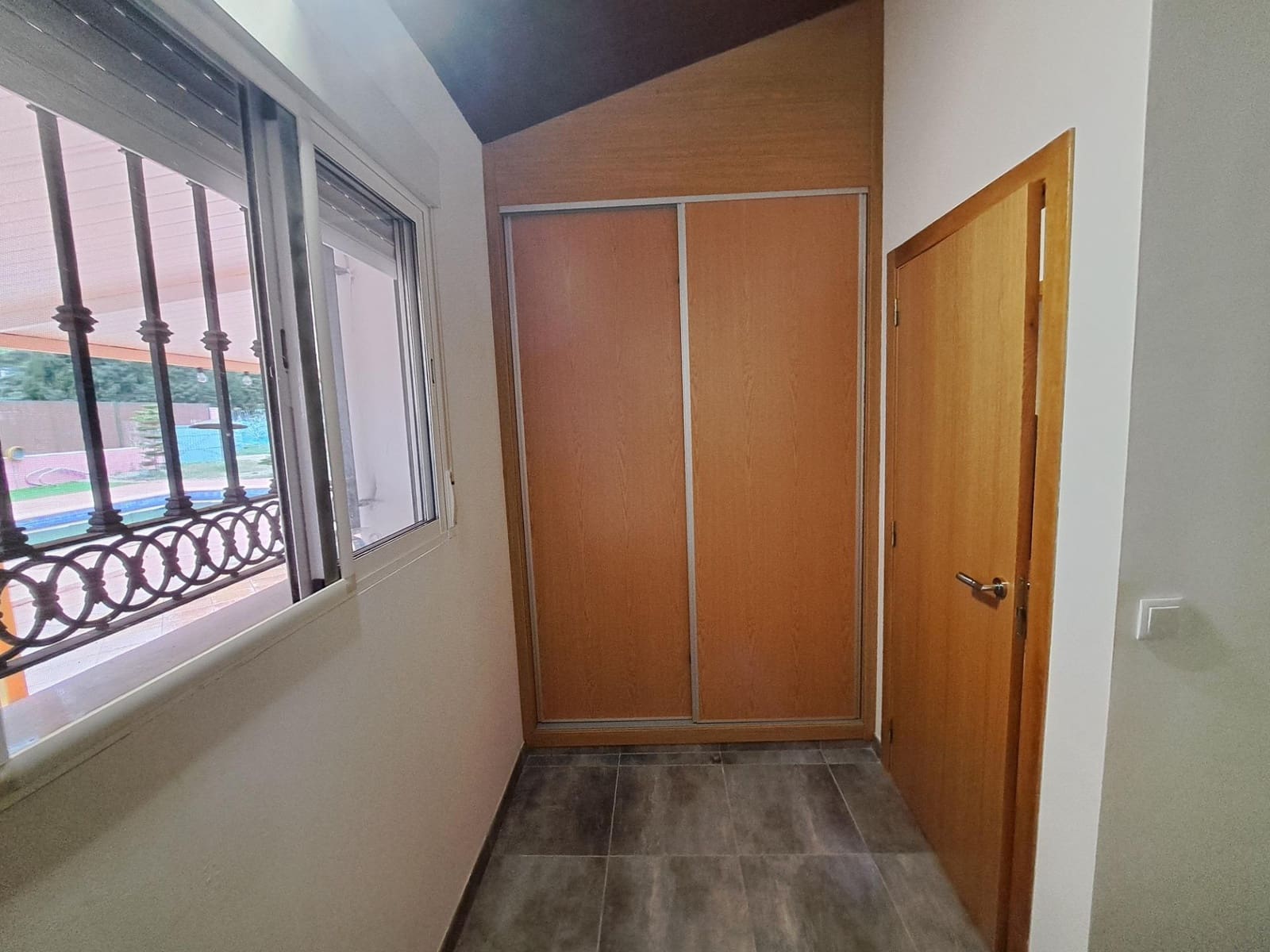 2 soverom Villa til salgs i Alzira med svømmebasseng garasje - € 175 000 (Ref: 9437748)