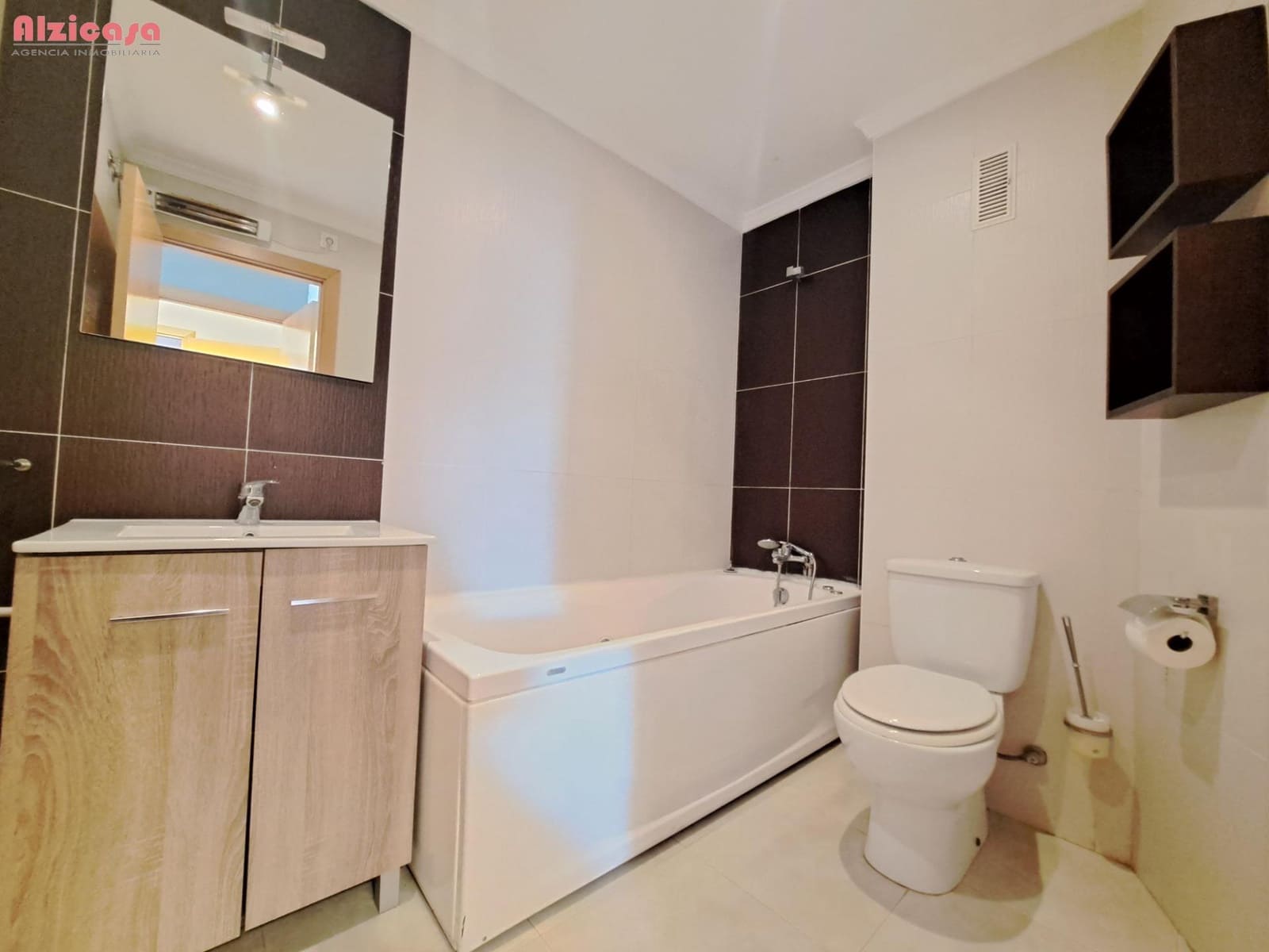 3 soveværelse Lejlighed til salg i Alberic - € 135.000 (Ref: 9437749)