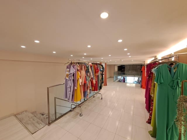 Commerciale in vendita in Alzira - 248.500 € (Rif: 9450576)