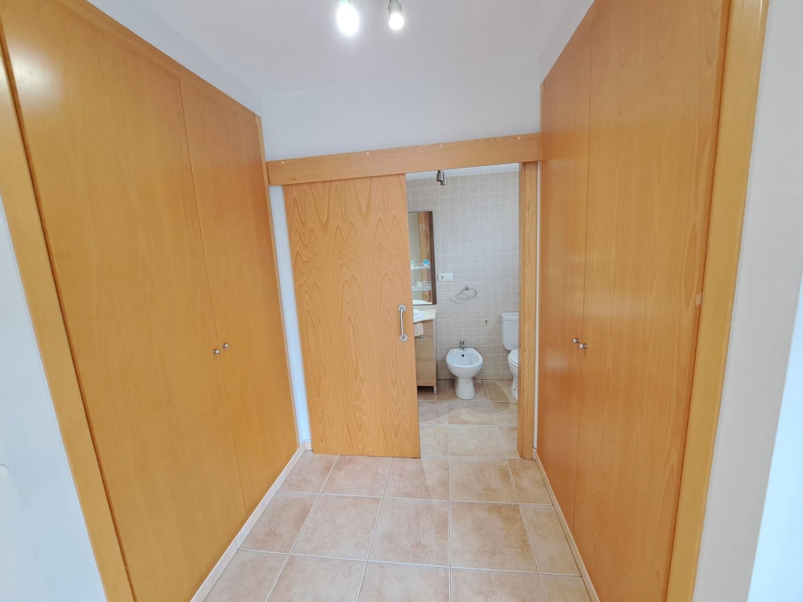 Adosado de 3 habitaciones en Alzira en alquiler con garaje - 850 € (Ref: 9453251)