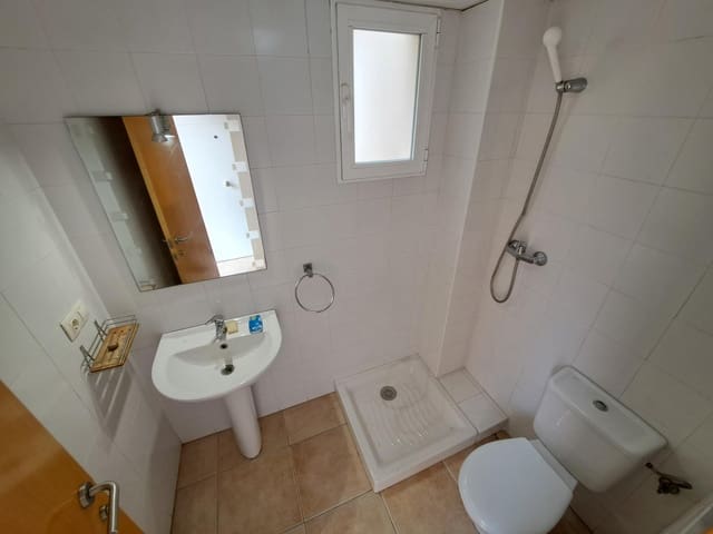 3 bedroom Terraced Villa for rent in Alzira with garage - € 850 (Ref: 9453251)