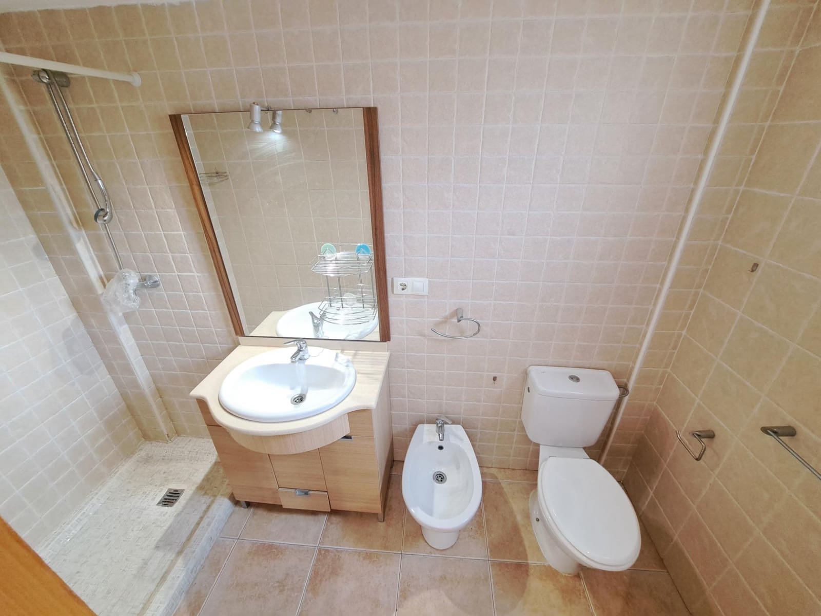 Adosado de 3 habitaciones en Alzira en alquiler con garaje - 850 € (Ref: 9453251)