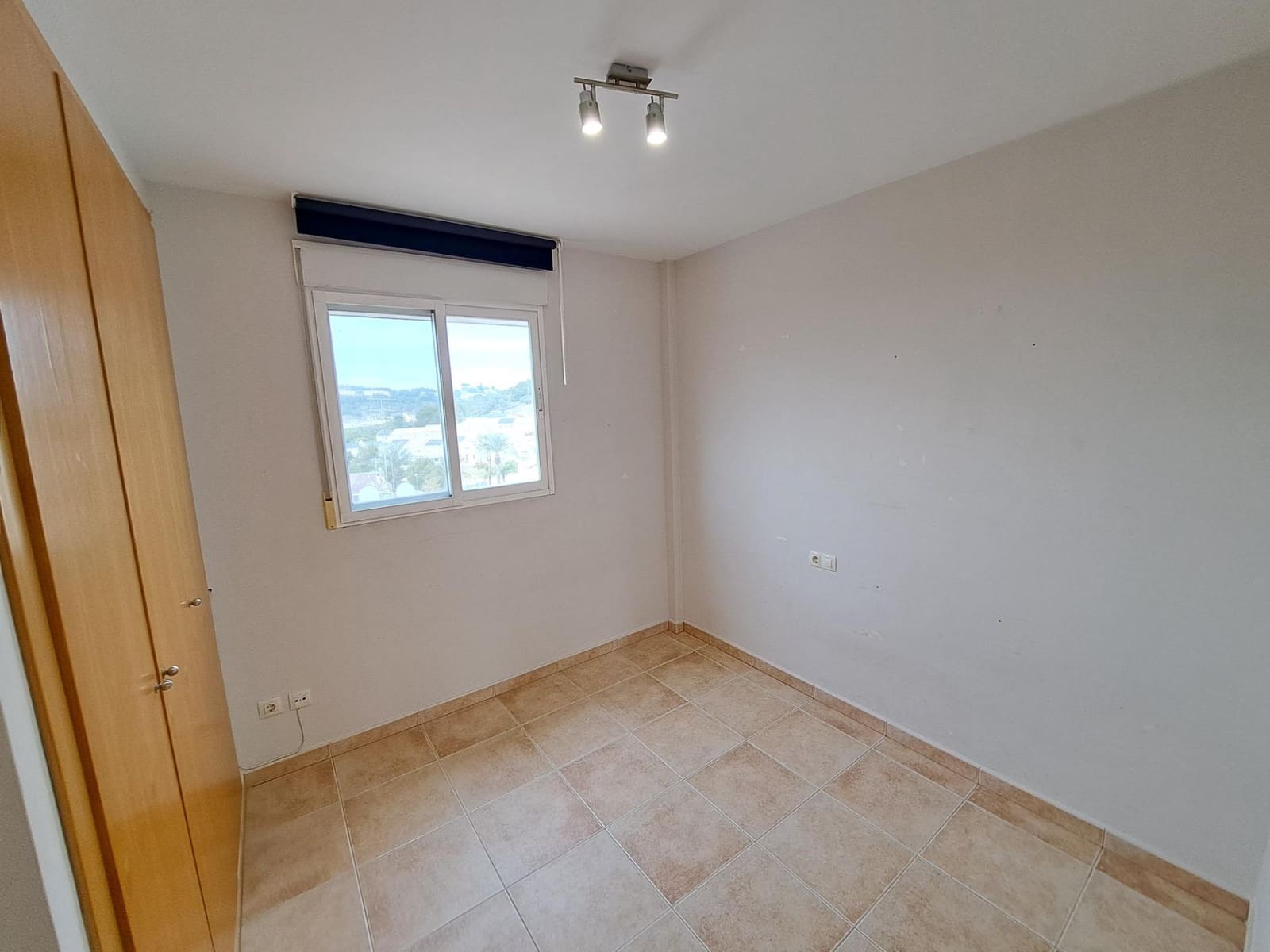 Adosado de 3 habitaciones en Alzira en alquiler con garaje - 850 € (Ref: 9453251)