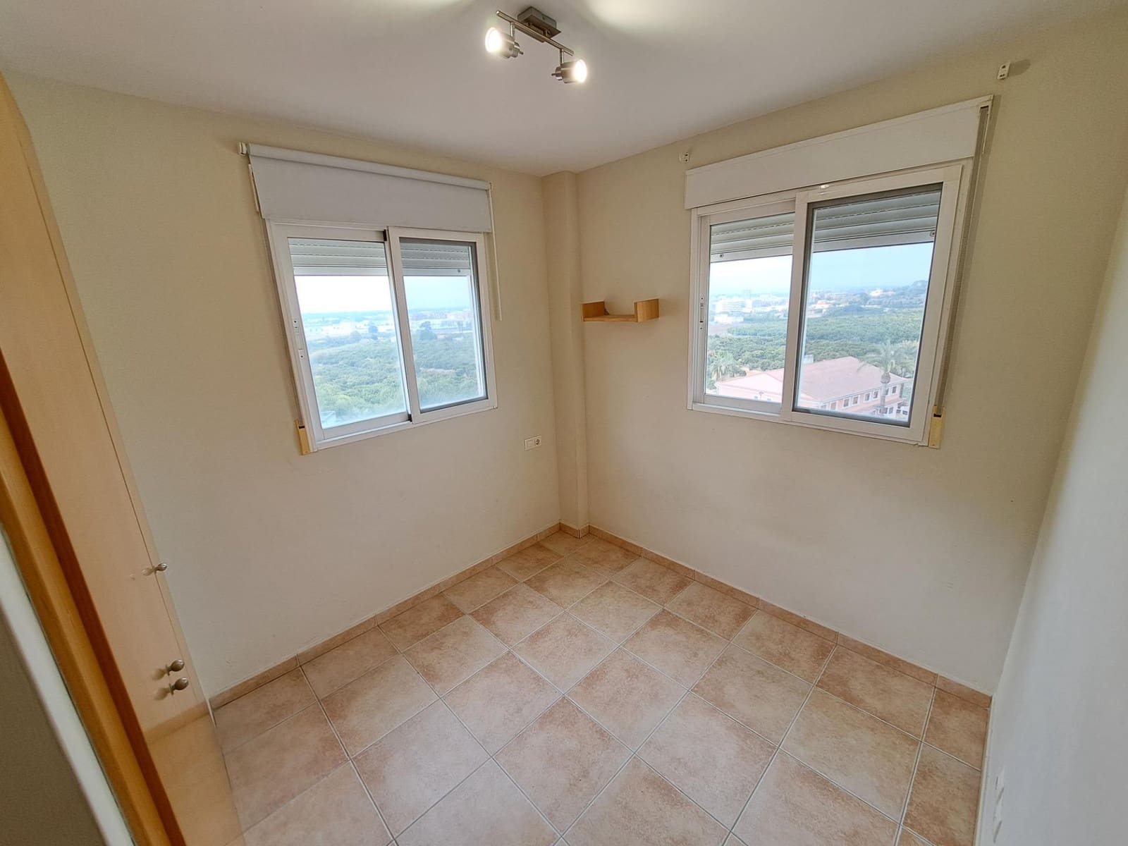 Adosado de 3 habitaciones en Alzira en alquiler con garaje - 850 € (Ref: 9453251)