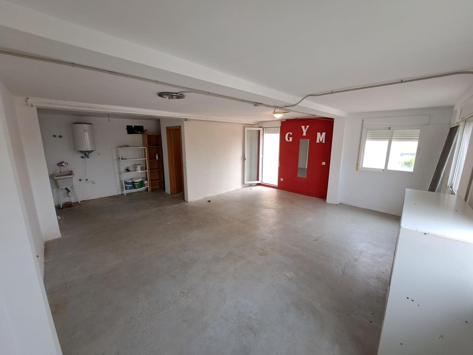 Adosado de 3 habitaciones en Alzira en alquiler con garaje - 850 € (Ref: 9453251)