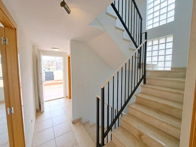 3 bedroom Terraced Villa for rent in Alzira with garage - € 850 (Ref: 9453251)