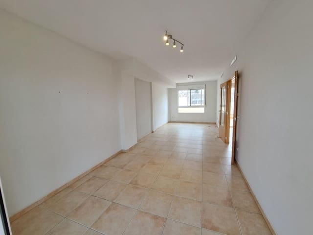 3 bedroom Terraced Villa for rent in Alzira with garage - € 850 (Ref: 9453251)