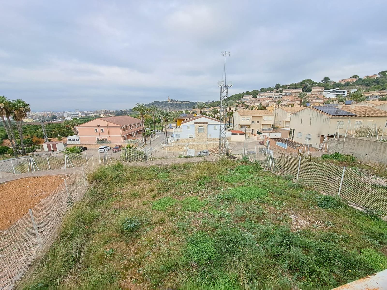 Adosado de 3 habitaciones en Alzira en alquiler con garaje - 850 € (Ref: 9453251)