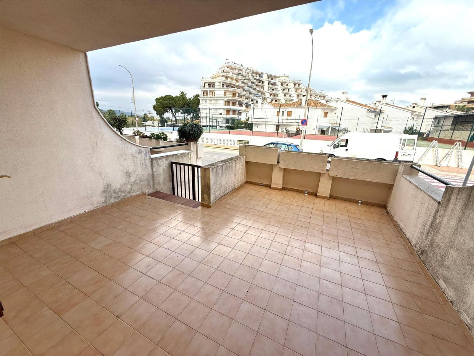 3 bedroom Terraced Villa for sale in Tavernes de la Valldigna with pool - € 215,000 (Ref: 9462046)