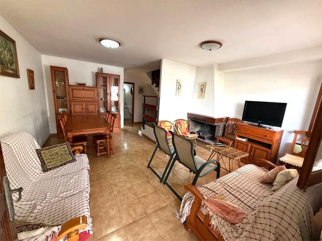 3 quarto Moradia em Banda para venda em Tavernes de la Valldigna com piscina - 215 000 € (Ref: 9462046)
