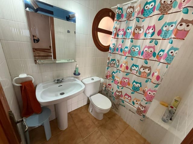 3 quarto Moradia em Banda para venda em Tavernes de la Valldigna com piscina - 215 000 € (Ref: 9462046)