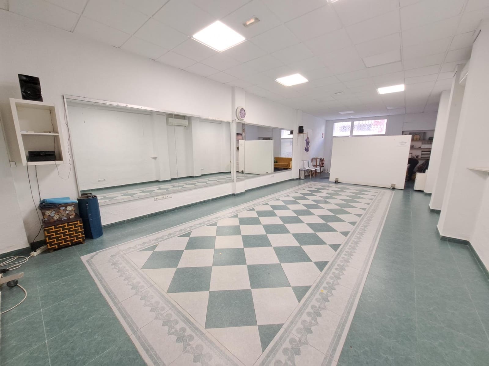 Erhverv til salg i Carcaixent - € 70.000 (Ref: 9465620)