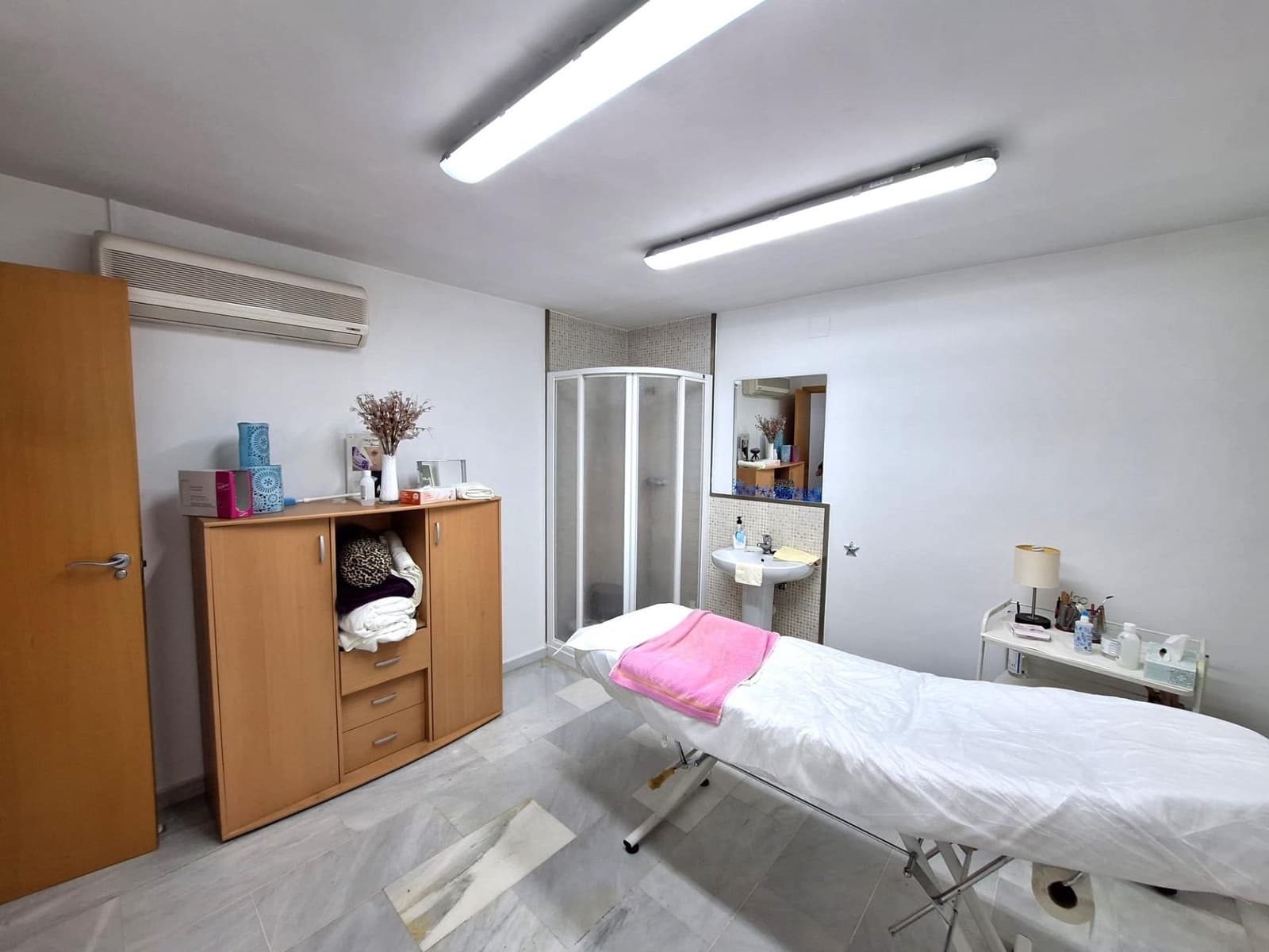 5 Zimmer Gewerbe zu verkaufen in Tavernes de la Valldigna - 77.500 € (Ref: 9468456)