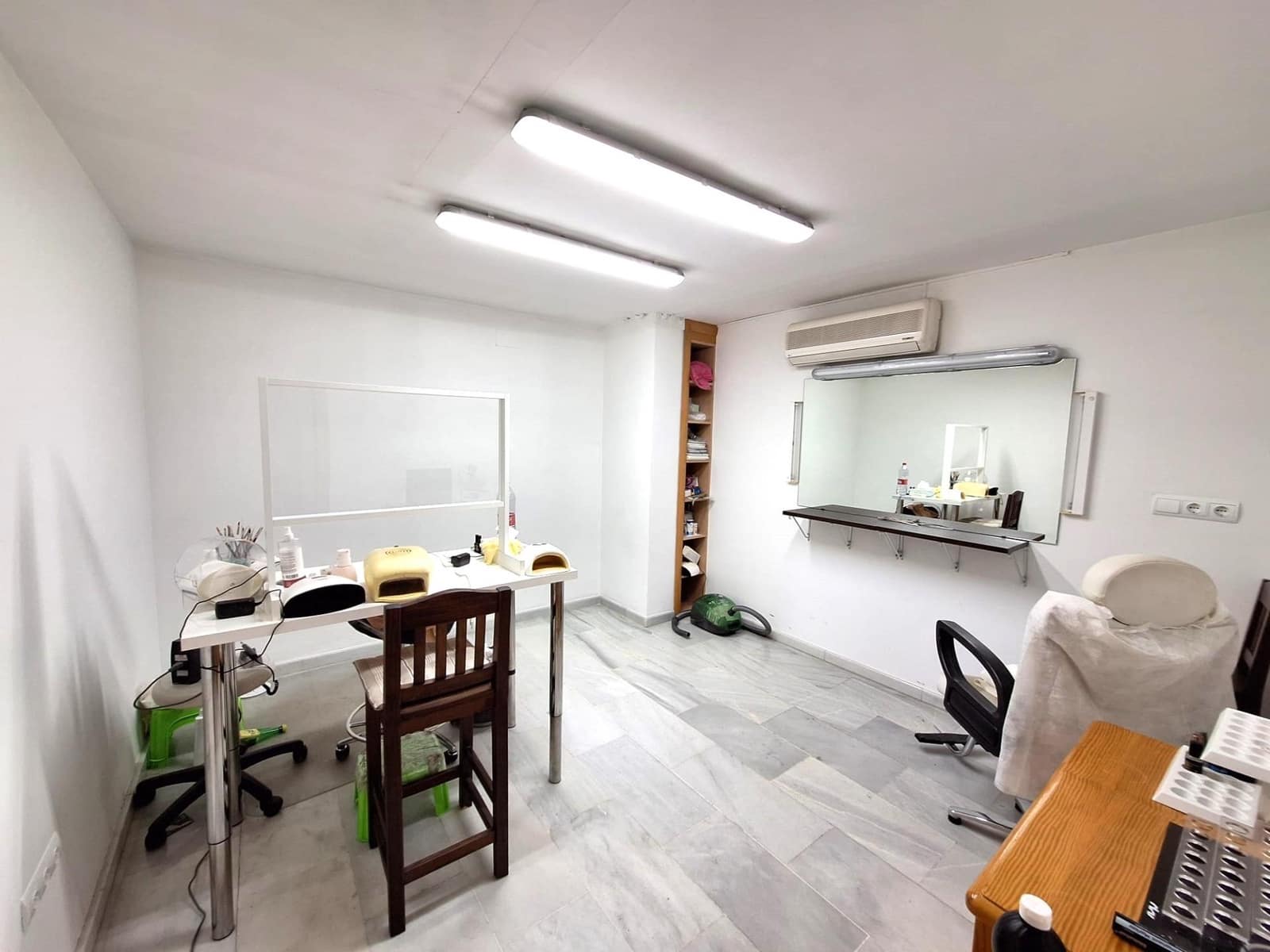 5 Zimmer Gewerbe zu verkaufen in Tavernes de la Valldigna - 77.500 € (Ref: 9468456)