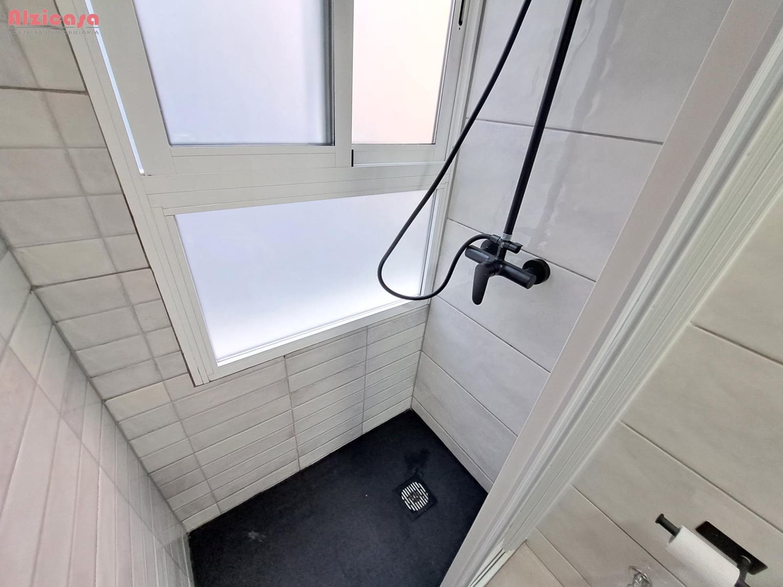 Piso de 3 habitaciones en Alzira en venta - 130.000 € (Ref: 9468457)