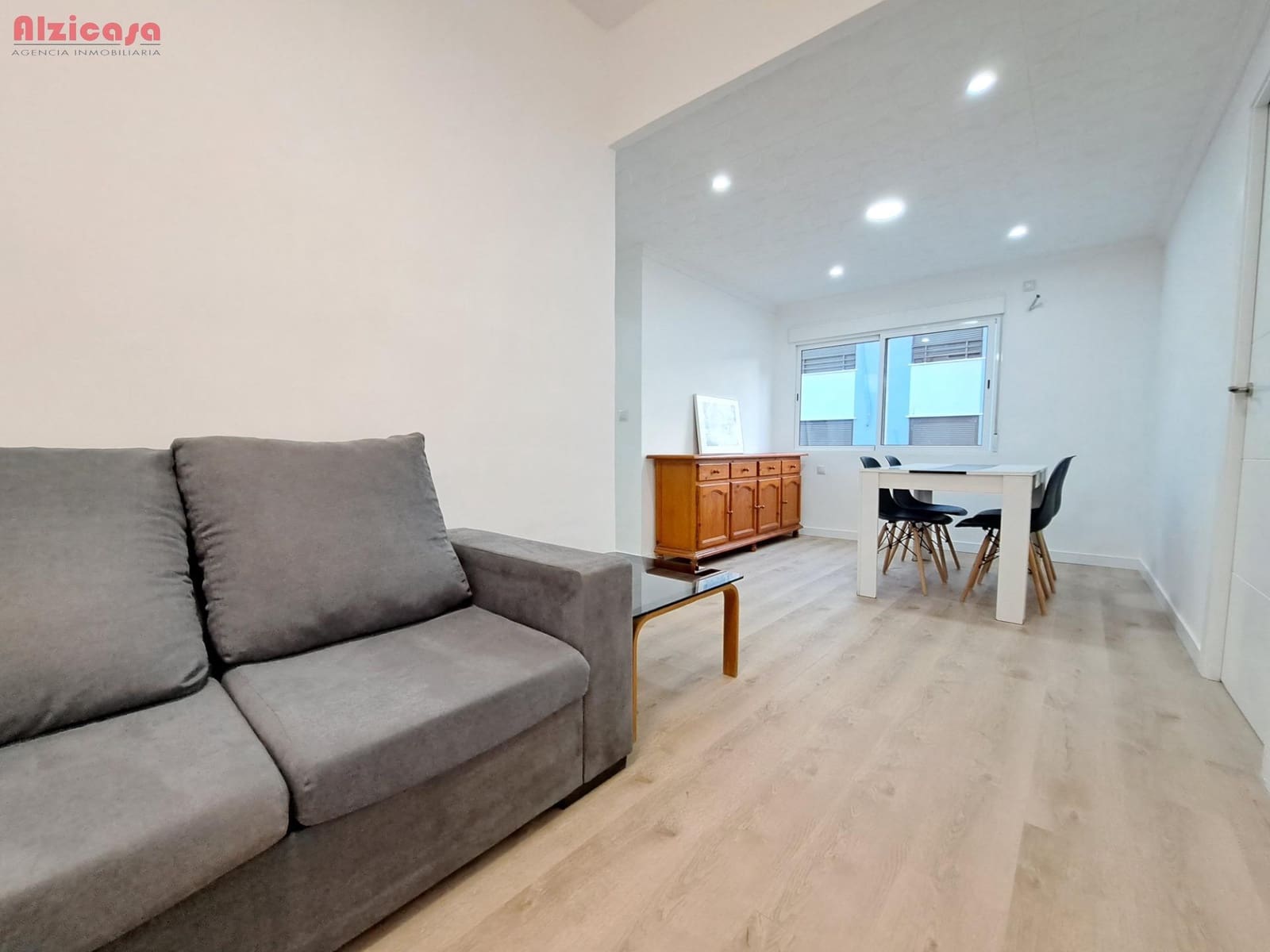 Piso de 3 habitaciones en Alzira en venta - 130.000 € (Ref: 9468457)