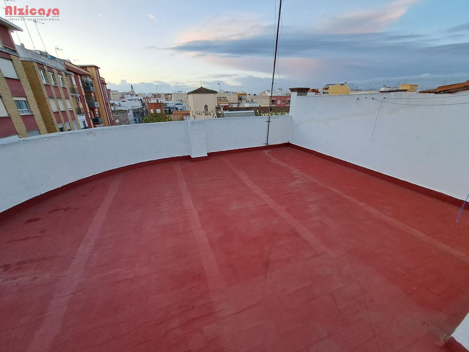Piso de 3 habitaciones en Alzira en venta - 130.000 € (Ref: 9468457)