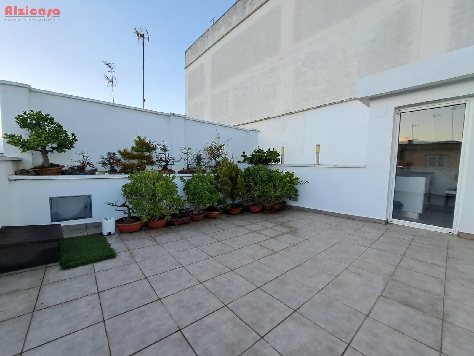 3 bedroom Townhouse for sale in Alzira with garage - € 280,000 (Ref: 9468458)