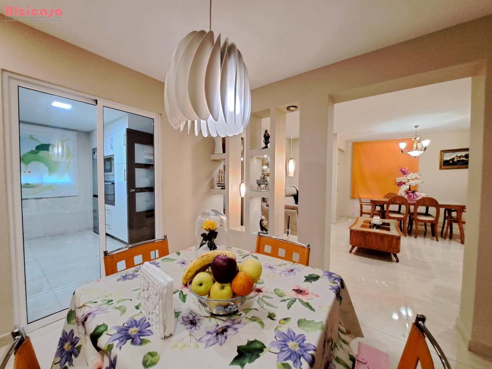 3 bedroom Townhouse for sale in Alzira with garage - € 280,000 (Ref: 9468458)