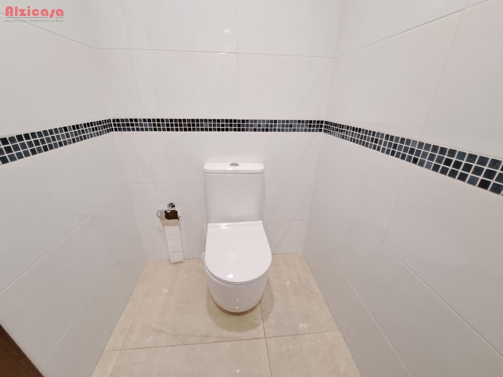 3 bedroom Townhouse for sale in Alzira with garage - € 280,000 (Ref: 9468458)