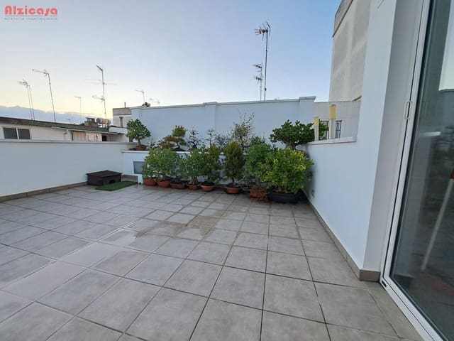 3 bedroom Townhouse for sale in Alzira with garage - € 280,000 (Ref: 9468458)