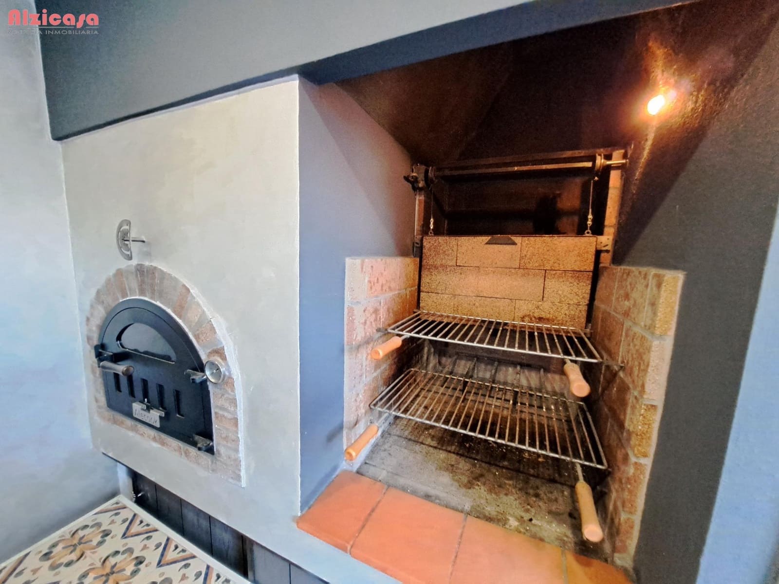 3 bedroom Townhouse for sale in Alzira with garage - € 280,000 (Ref: 9468458)