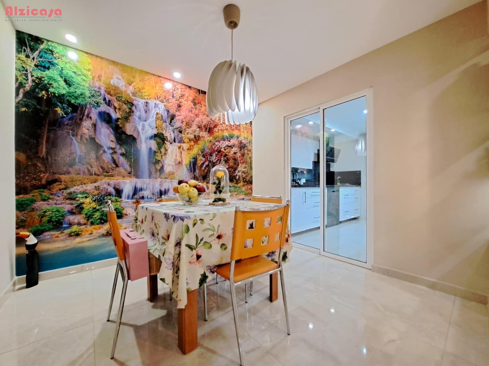 3 bedroom Townhouse for sale in Alzira with garage - € 280,000 (Ref: 9468458)