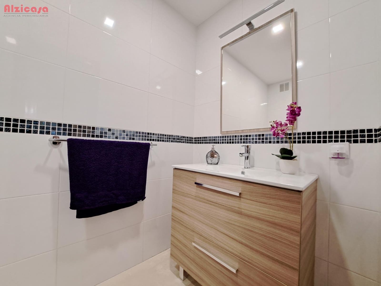 3 bedroom Townhouse for sale in Alzira with garage - € 280,000 (Ref: 9468458)