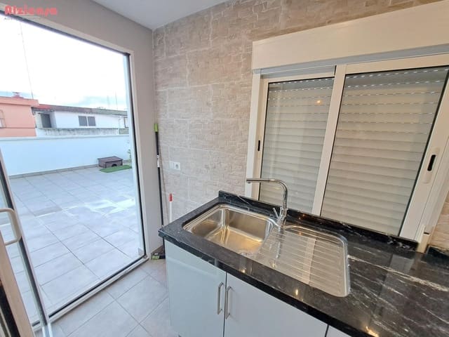 3 bedroom Townhouse for sale in Alzira with garage - € 280,000 (Ref: 9468458)