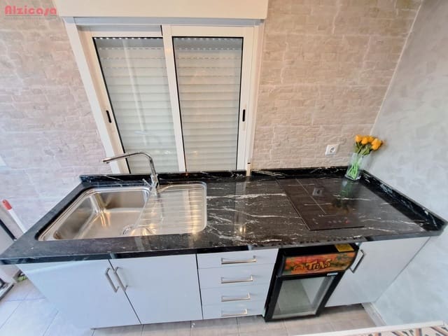 3 bedroom Townhouse for sale in Alzira with garage - € 280,000 (Ref: 9468458)