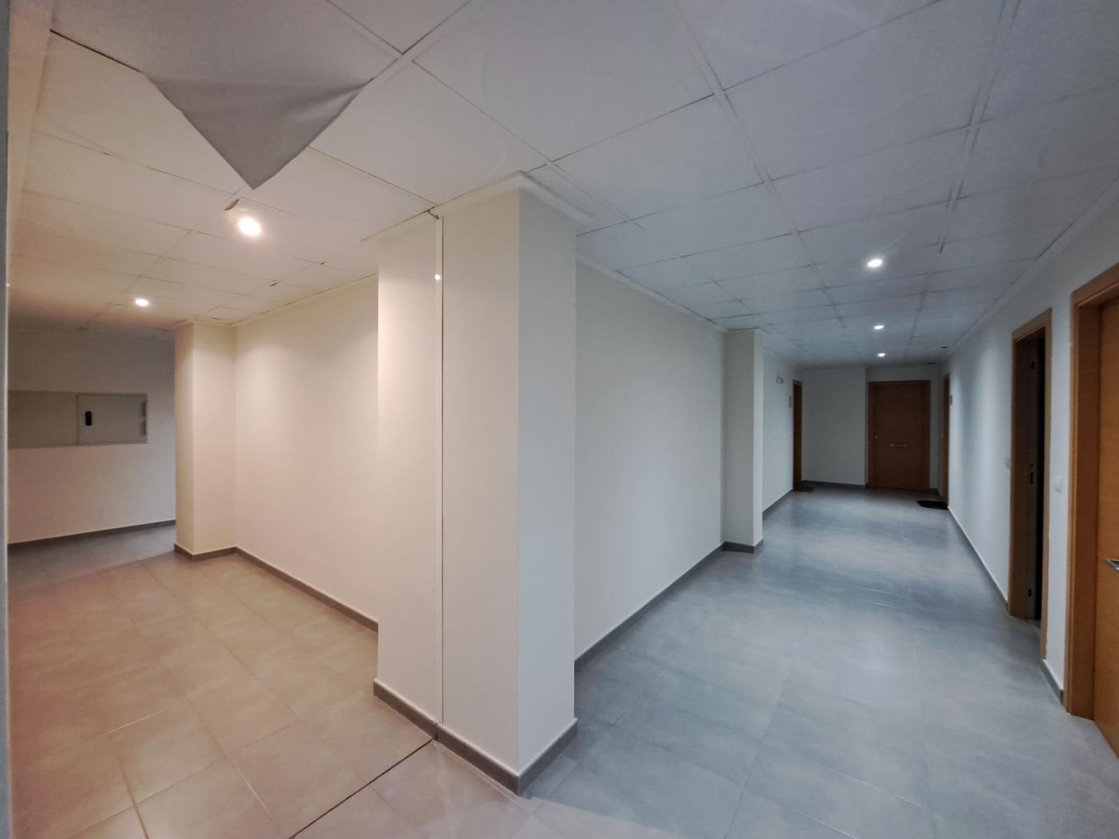 Office for sale in Alzira - € 90,000 (Ref: 9483519)