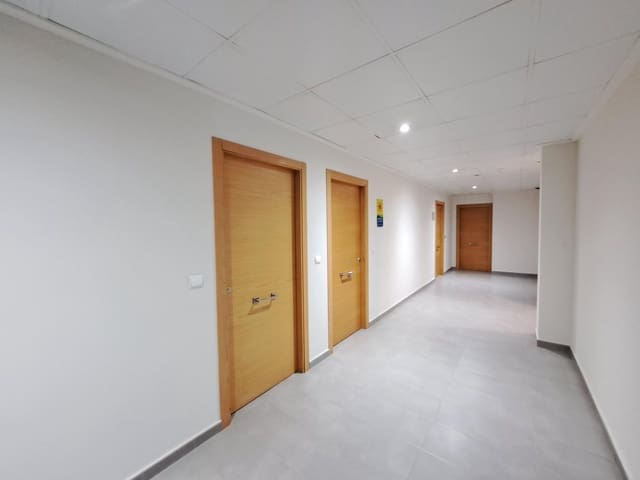 Oficina en Alzira en venta - 90.000 € (Ref: 9483519)