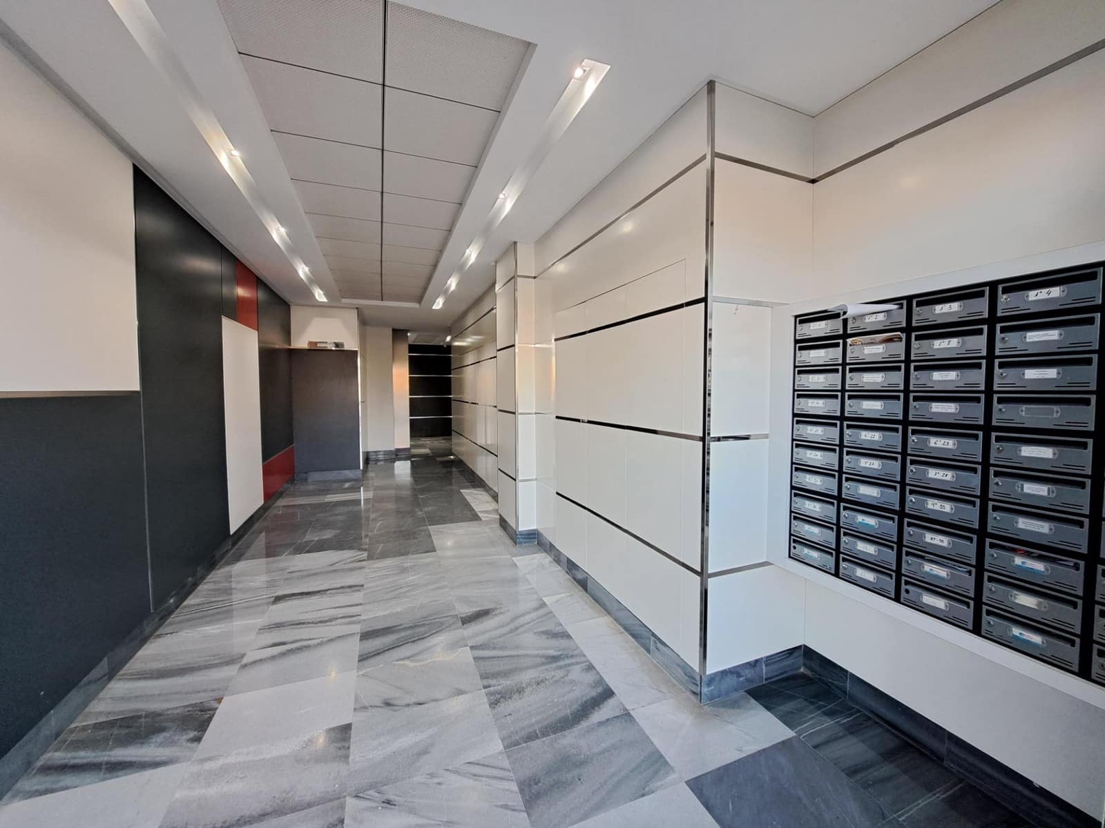 Office for sale in Alzira - € 90,000 (Ref: 9483519)