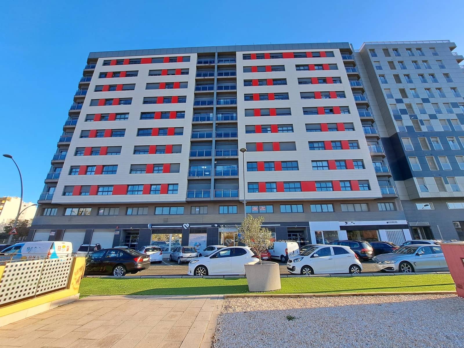 Office for sale in Alzira - € 90,000 (Ref: 9483519)