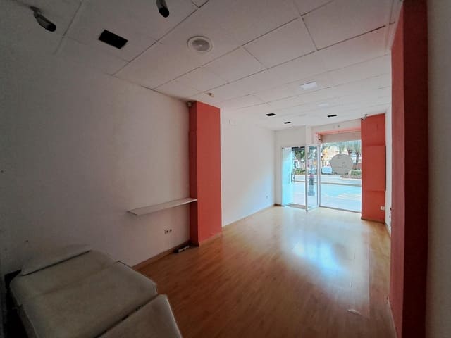 Comercial para arrendar em Alzira - 500 € (Ref: 9491300)