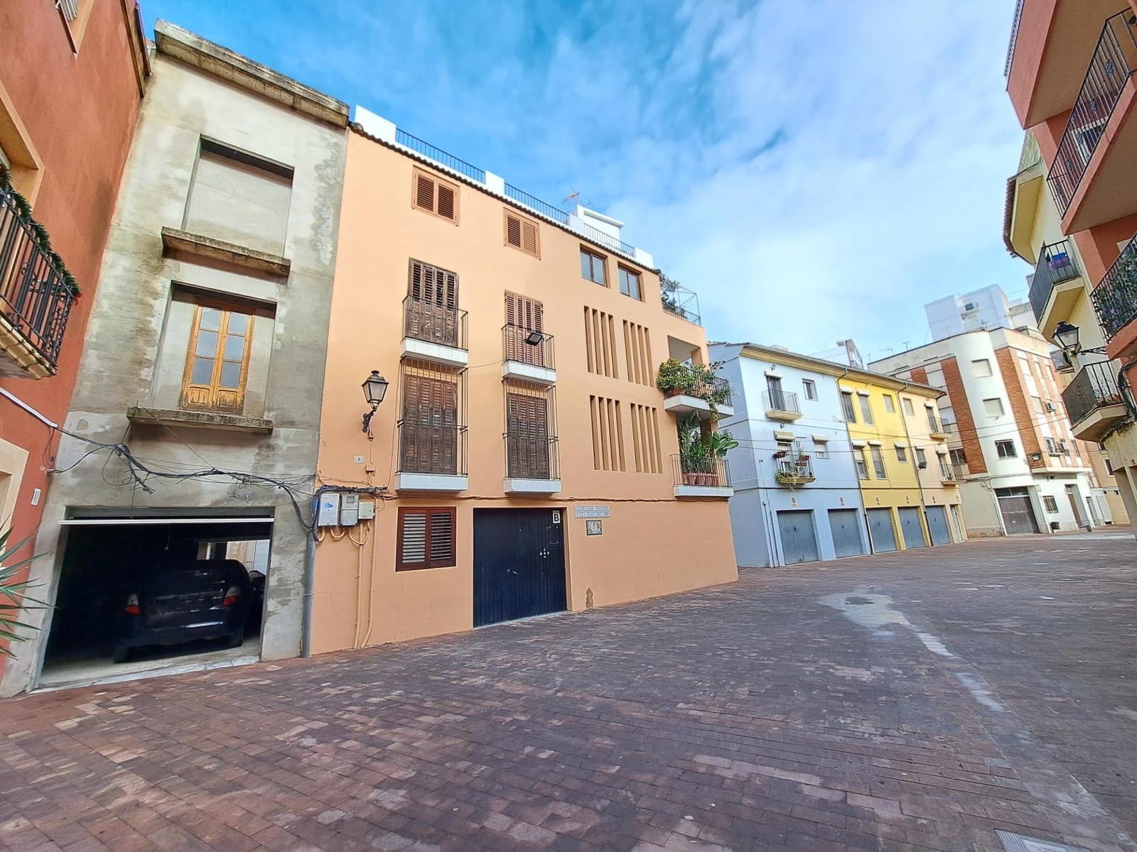 Casa en Alzira en venta con garaje - 185.000 € (Ref: 9494592)