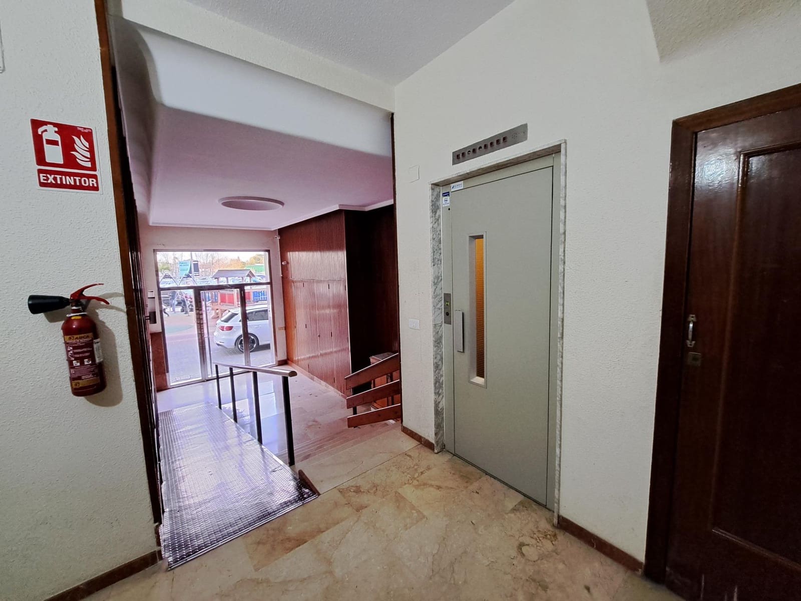 4 bedroom Flat for sale in Alzira - € 160,000 (Ref: 9502245)
