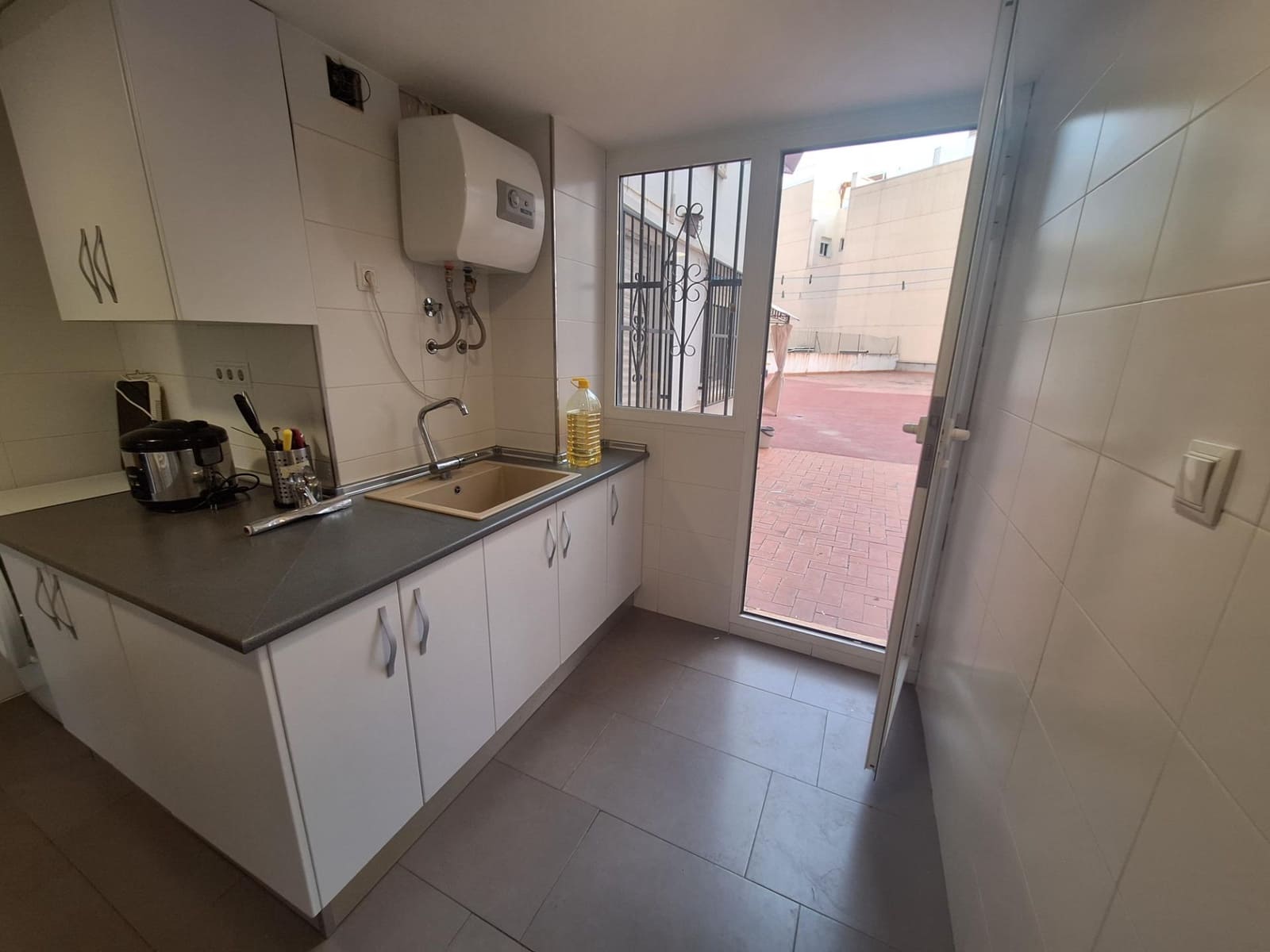 2 bedroom Flat for rent in Alzira - € 800 (Ref: 9508842)