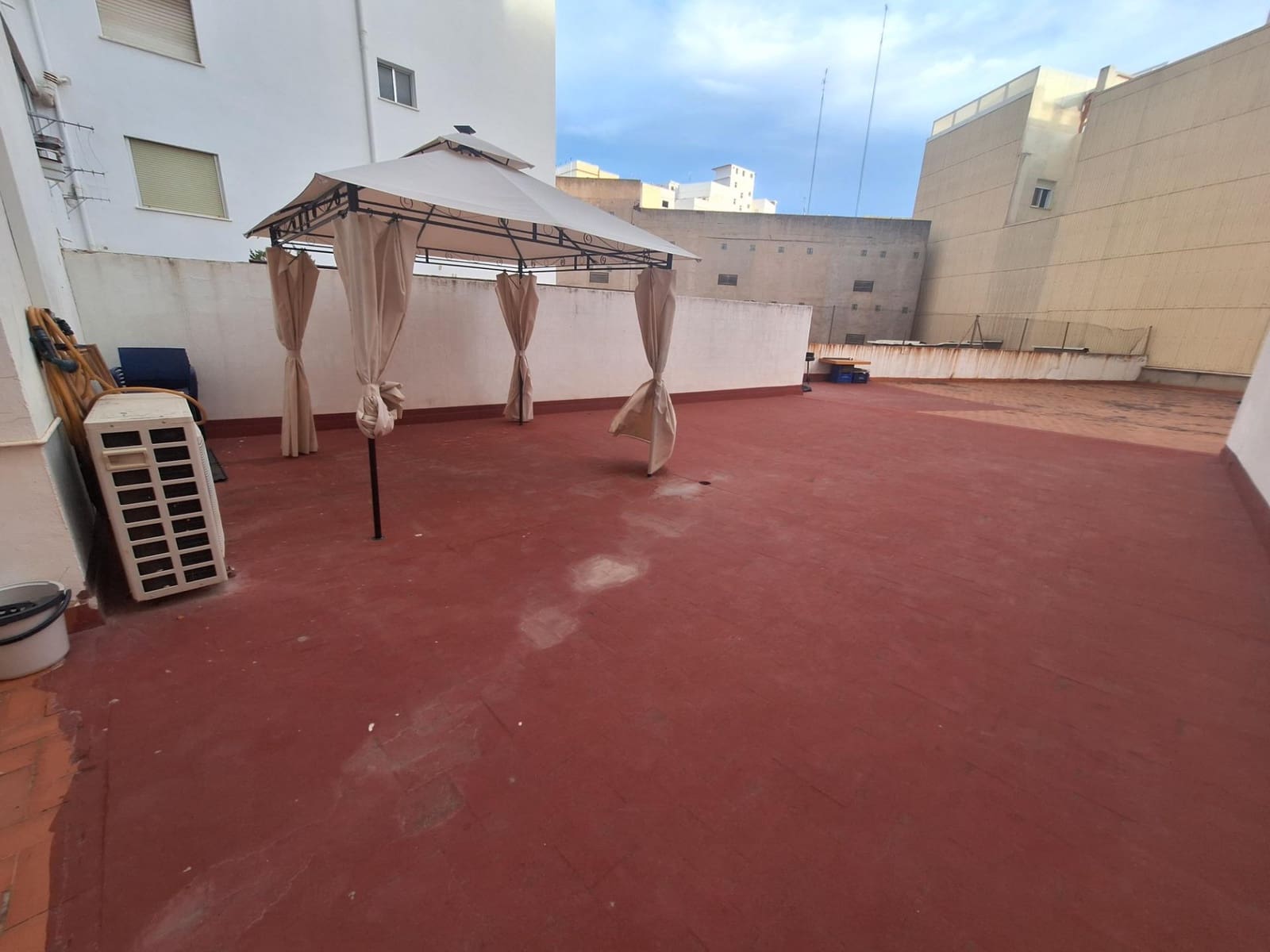 2 bedroom Flat for rent in Alzira - € 800 (Ref: 9508842)