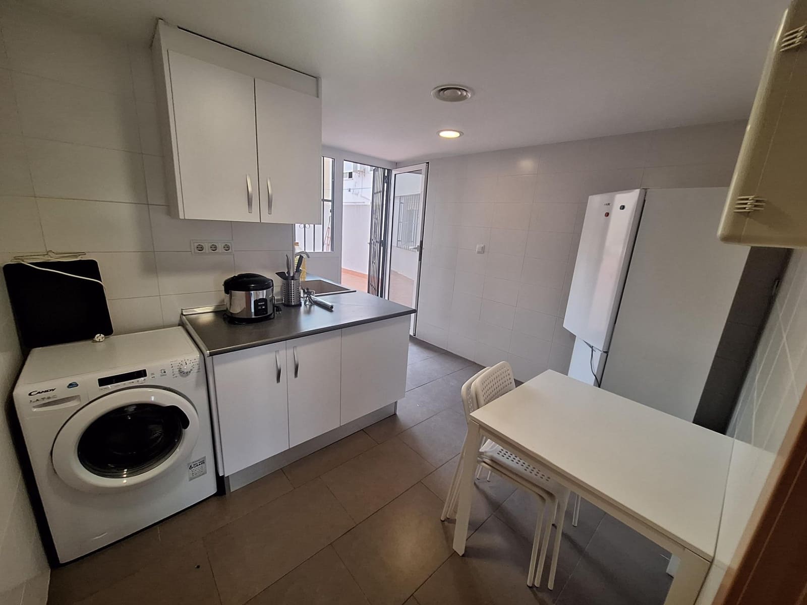 2 bedroom Flat for rent in Alzira - € 800 (Ref: 9508842)