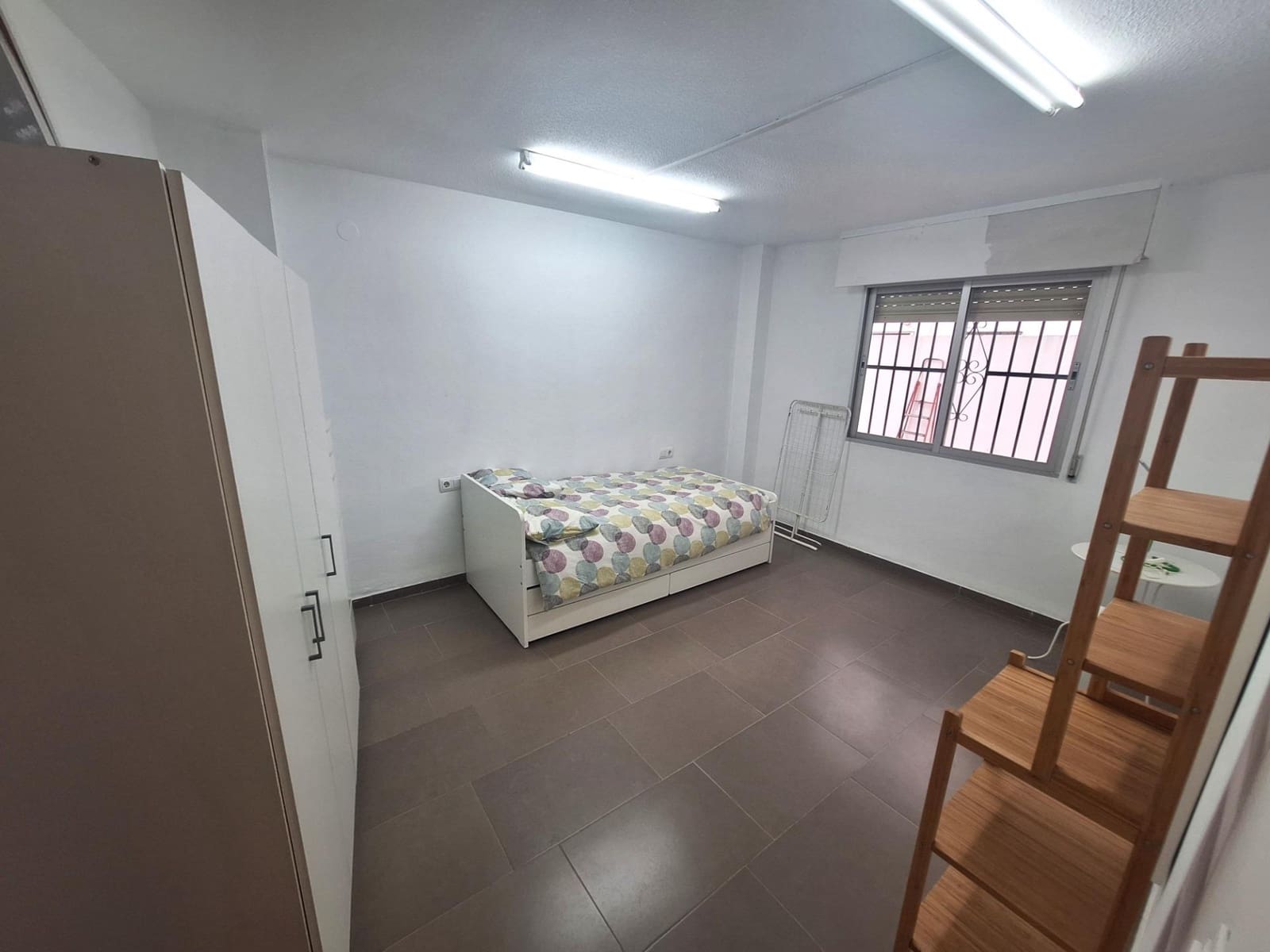 2 bedroom Flat for rent in Alzira - € 800 (Ref: 9508842)